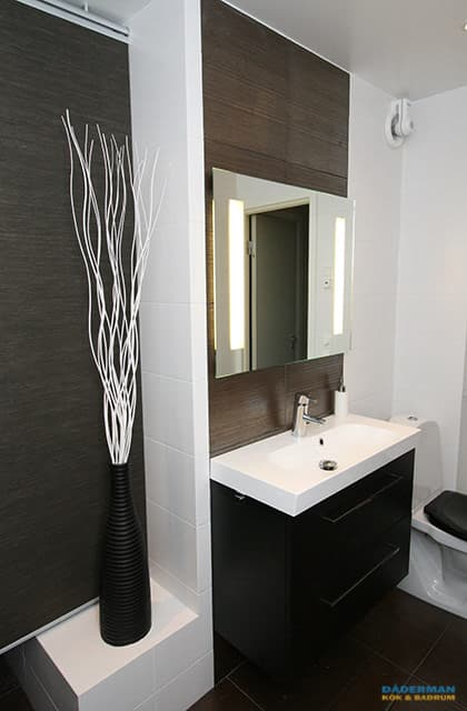 Badrum med träliknande kakel