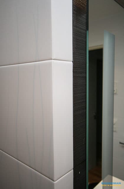 Badrum med träliknande kakel