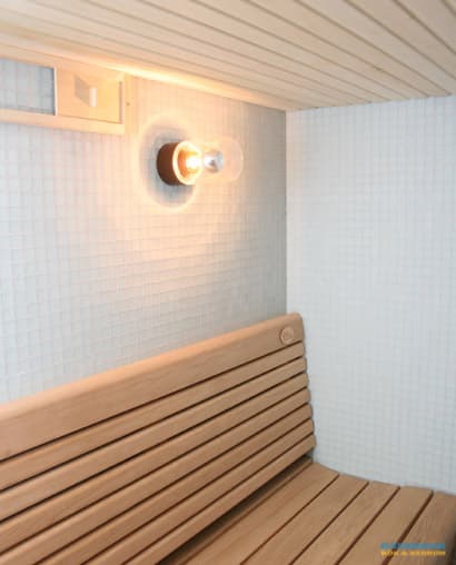 Badrum i glasmosaik och bastu