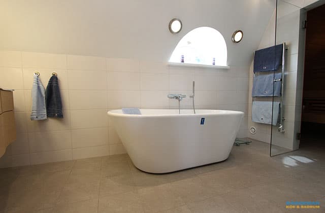 Badrum med exklusiv bastu