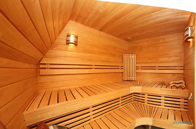 Badrum med exklusiv bastu