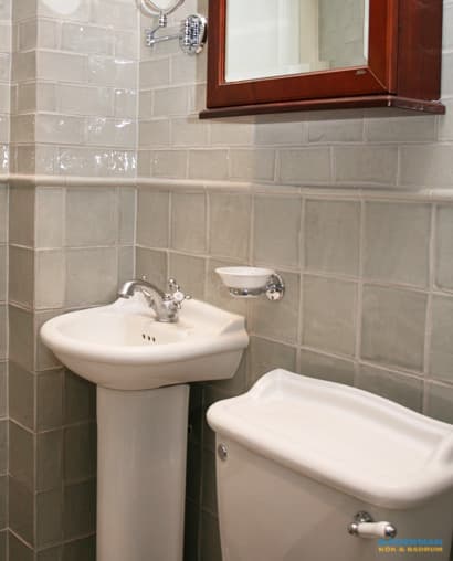 Badrum med glaserat kakel