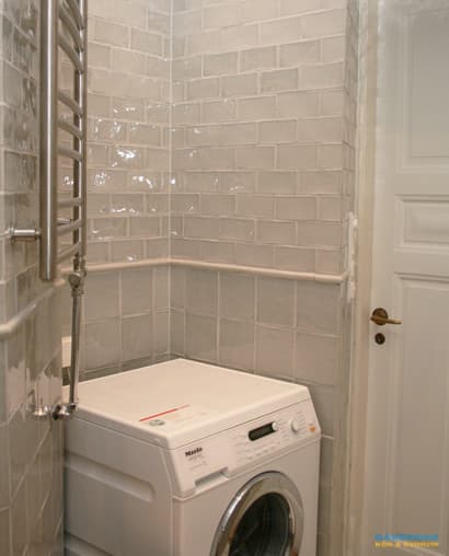 Badrum med glaserat kakel