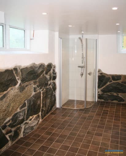 Badrum med natursten