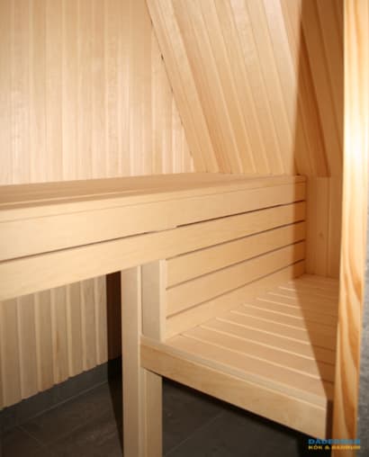 Badrum med stenkänsla och bastu