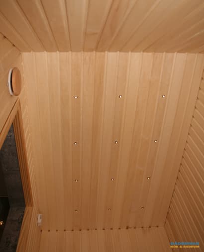 Badrum med stenkänsla och bastu