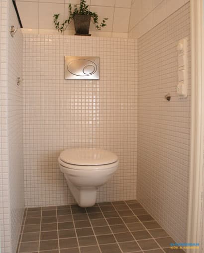 Barnvänligt badrum med mosaik