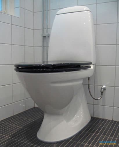 Inkaklat badkar med mosaik