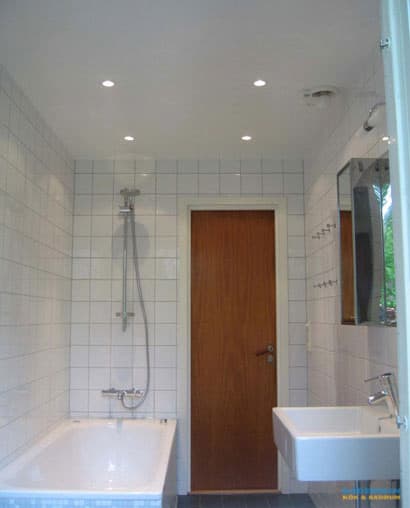 Inkaklat badkar med mosaik