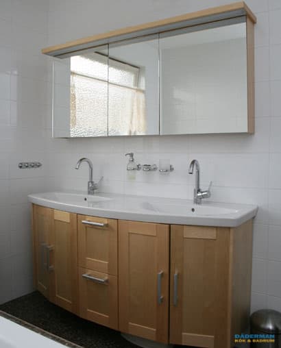 Jacuzzi med brun mosaik