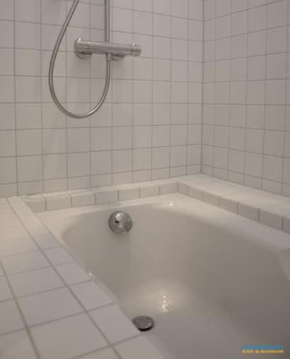 Litet badrum med exklusiva detaljer