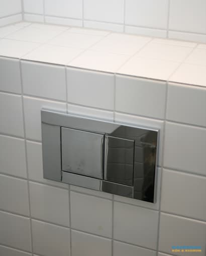 Litet badrum med exklusiva detaljer