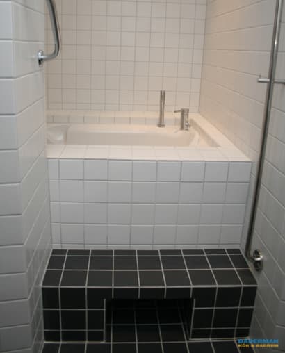 Litet badrum med exklusiva detaljer