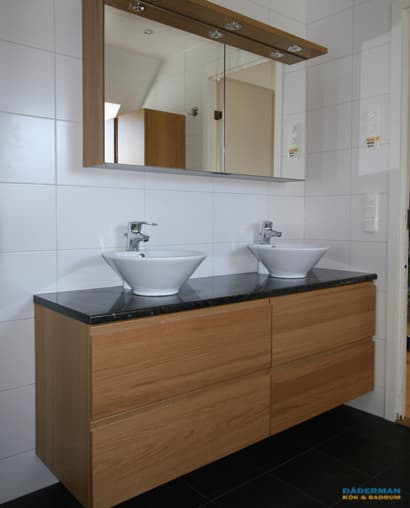 Lyxigt badrum med bastu