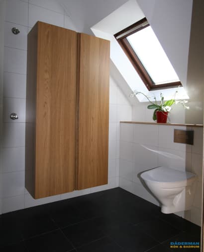 Lyxigt badrum med bastu