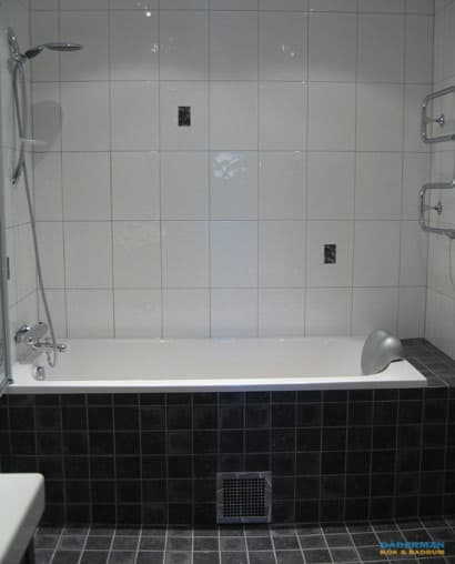 Modernt badrum med retro inslag