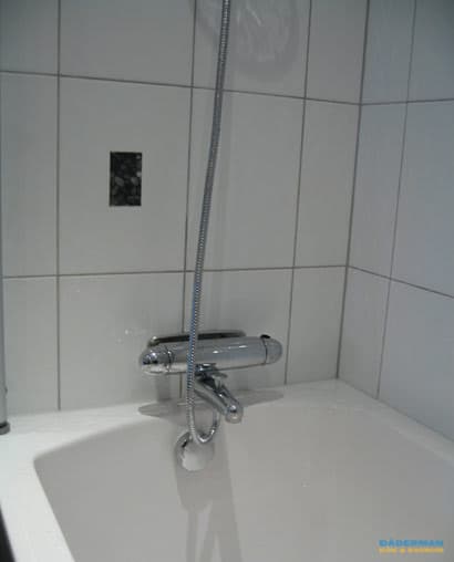 Modernt badrum med retro inslag