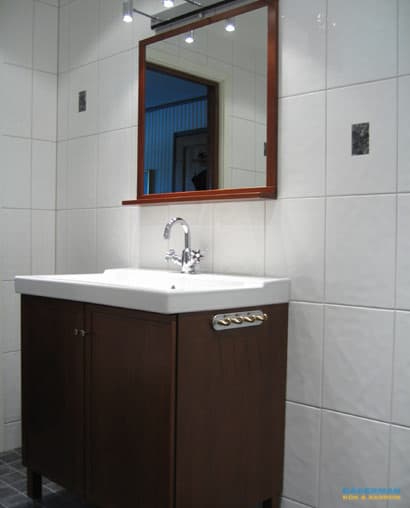 Modernt badrum med retro inslag