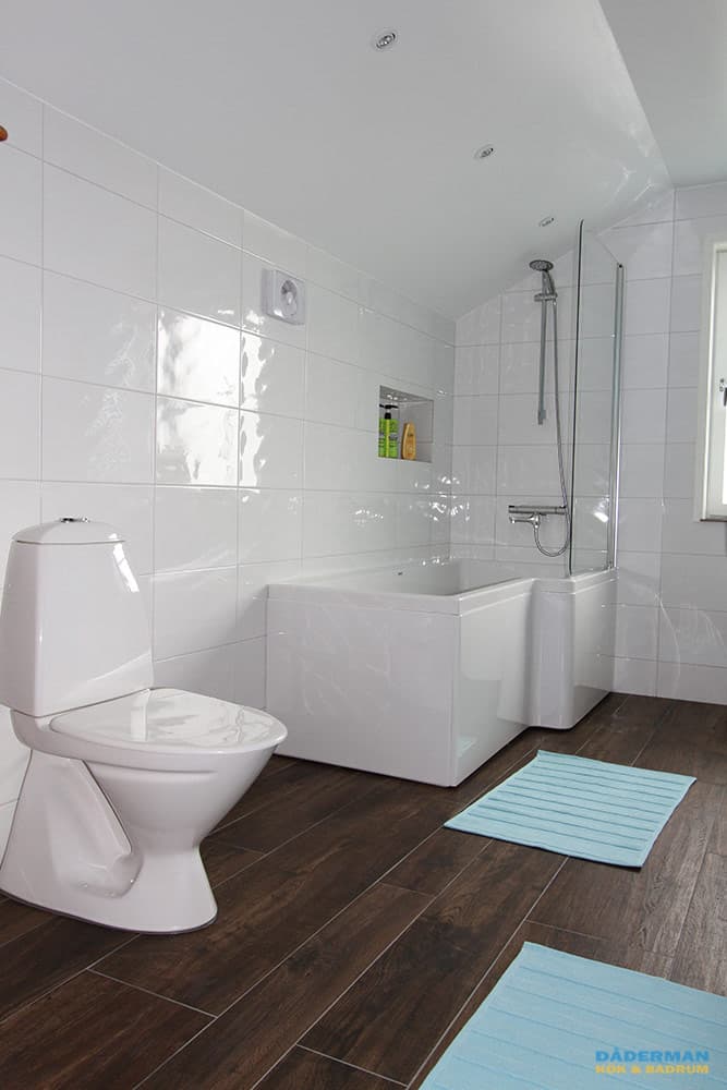 Badrum i jordnära färger