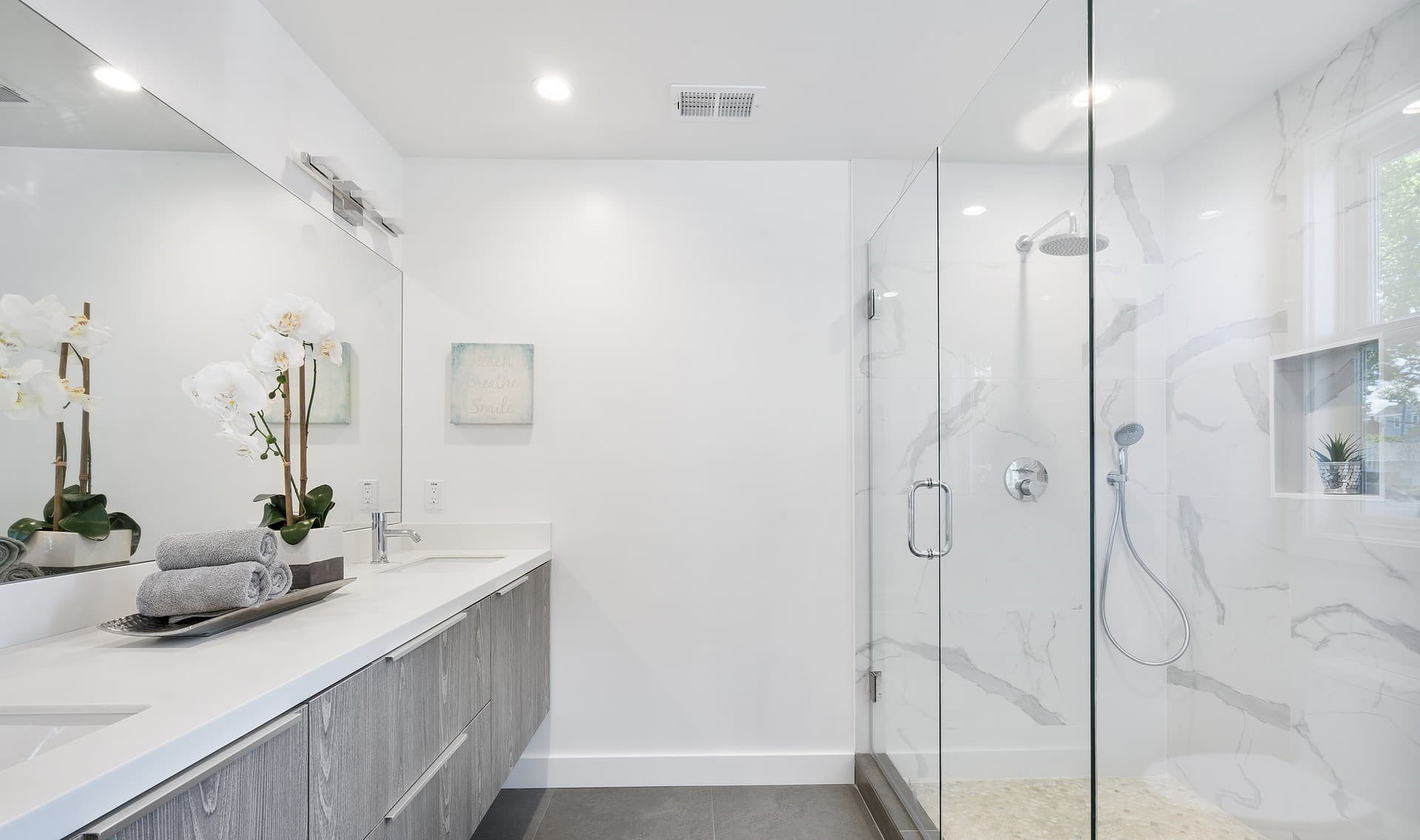 Badrum med spotlights