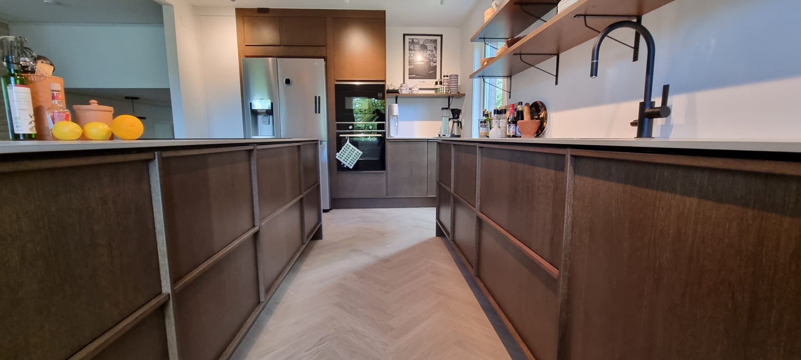 Marbodalkök Brunbetsad ek