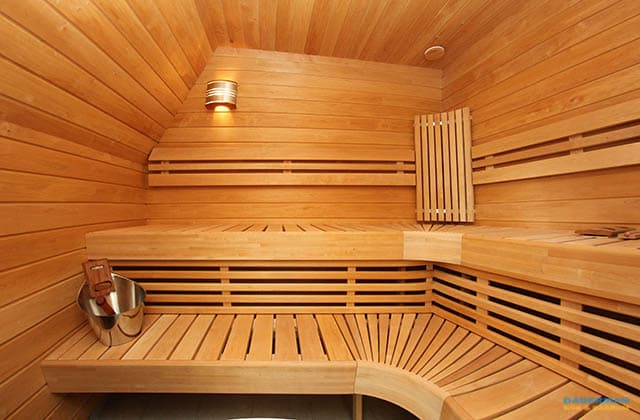 Badrum med exklusiv bastu